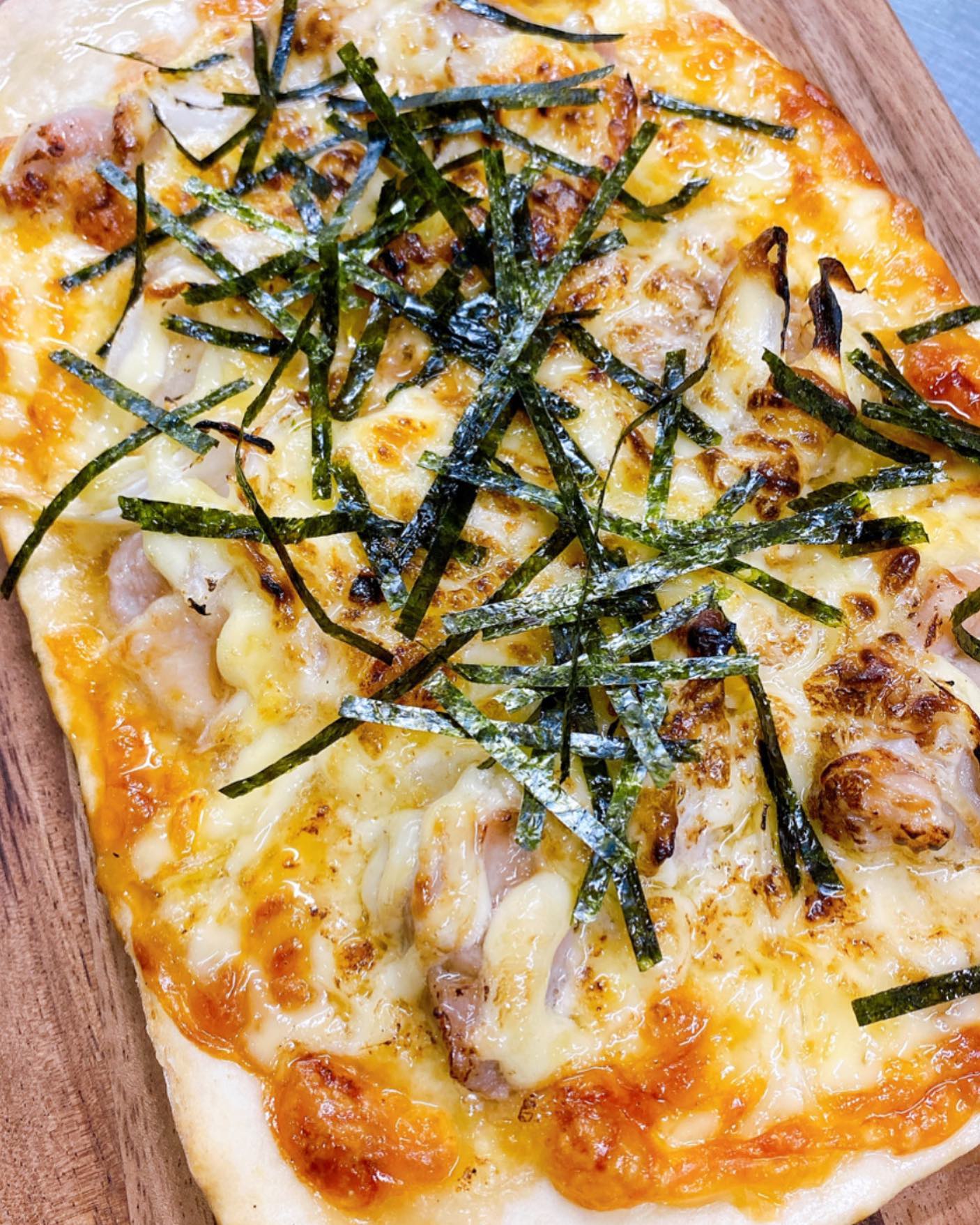 ピザ畑テイクアウトピザ
照り焼きチキンマヨチーズ
¥800税込ボリューム満点
おやつにピザなんてどうですか？